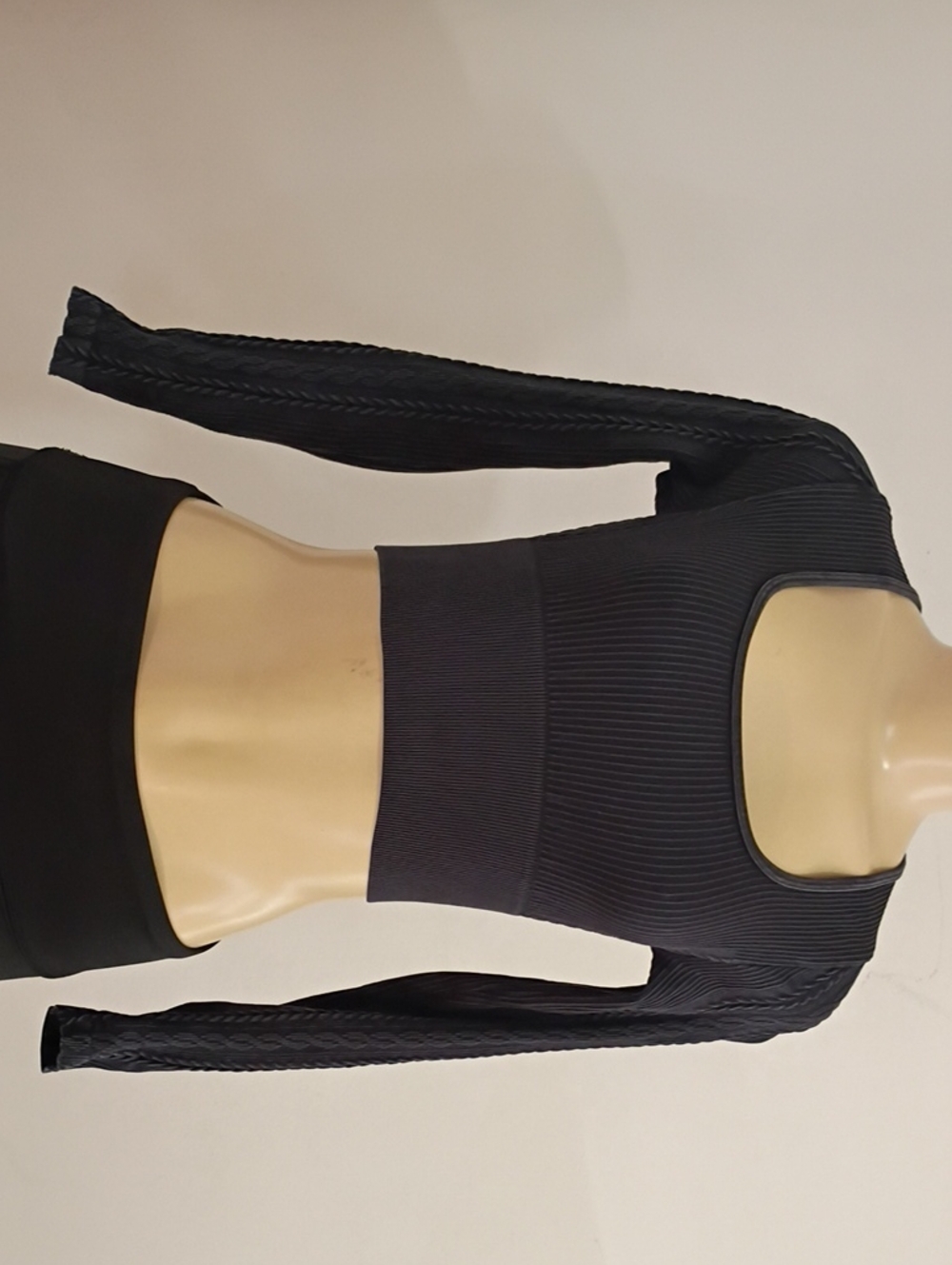 Fitted Black Ribbed Long-Sleeve Crop Top